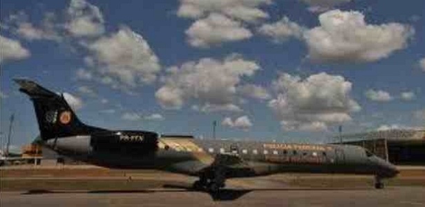 Aeronave da Polícia Federal que transportará presos do mensalão para Brasília - Reprodução/Twitter PF