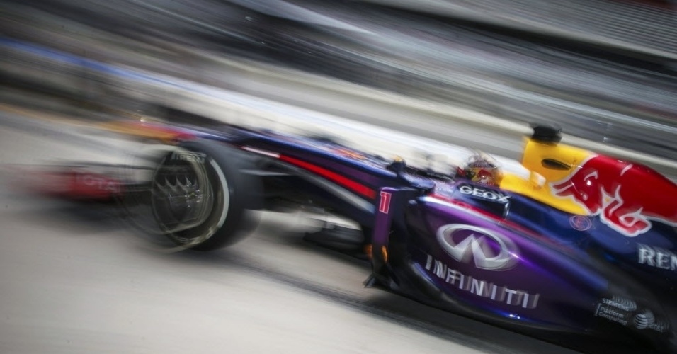 16.nov.2013- Pela oitava vez na temporada, o alemão Sebastian Vettel conseguiu a primeira colocação no grid de largada e é o favorito para a corrida do Grande Prêmio dos Estados Unidos de Fórmula 1