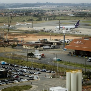 O novo terminal de passageiros do Aeroporto Internacional de Viracopos, em Campinas (SP), será inaugurado em maio do próximo ano - Adriano Vizoni/Folhapress - 22.ago.2013