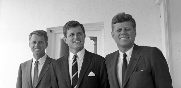 Na foto, os irmão Robert Kennedy, Ted Kennedy e John Kennedy - Wikimedia Commons