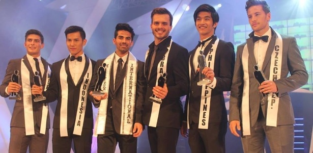 O gaúcho Jhonatan Marko, o 4º da esquerda para a direita, ficou em 3º lugar no Mister International 2013 - Divulgação