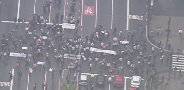 Vigilantes realizam passeata exigindo na avenida Paulista e vias centrais de São Paulo - Reprodução/Globo News