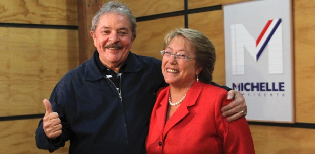 O ex-presidente Lula cumprimenta a candidata socialista à Presidência do Chile, Michelle Bachelet