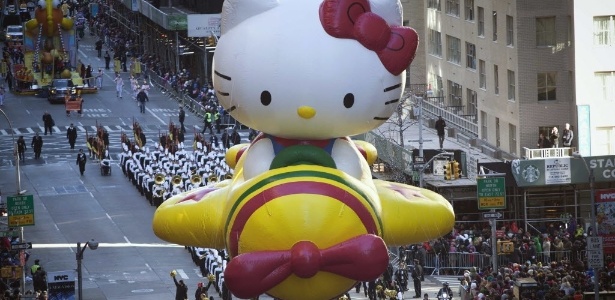 Balão da Hello Kitty flutua em evento em Nova York - Carlo Allegri/Reuters