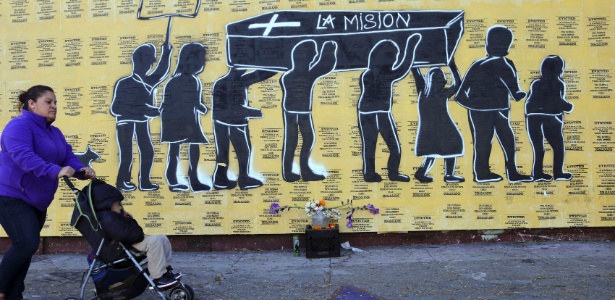 Mural critica mudanças no Mission District, em San Francisco, que já foi um bairro latino-americano de classe trabalhadora e agora é um destino para a elite tecnológica - Jim Wilson/The New York Times
