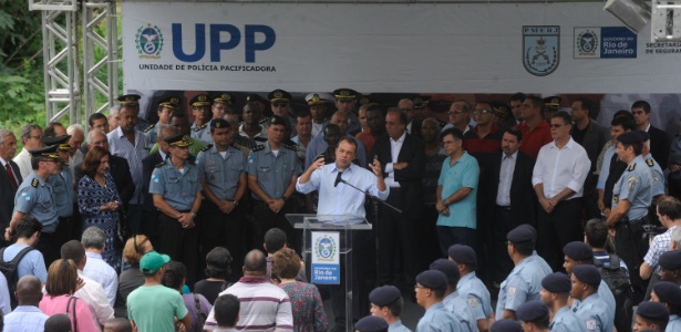 O governador do Rio de Janeiro, Sérgio Cabral, faz discurso durante inauguração de duas novas UPPs, no Complexo do Lins - Tânia Rêgo/Agência Brasil