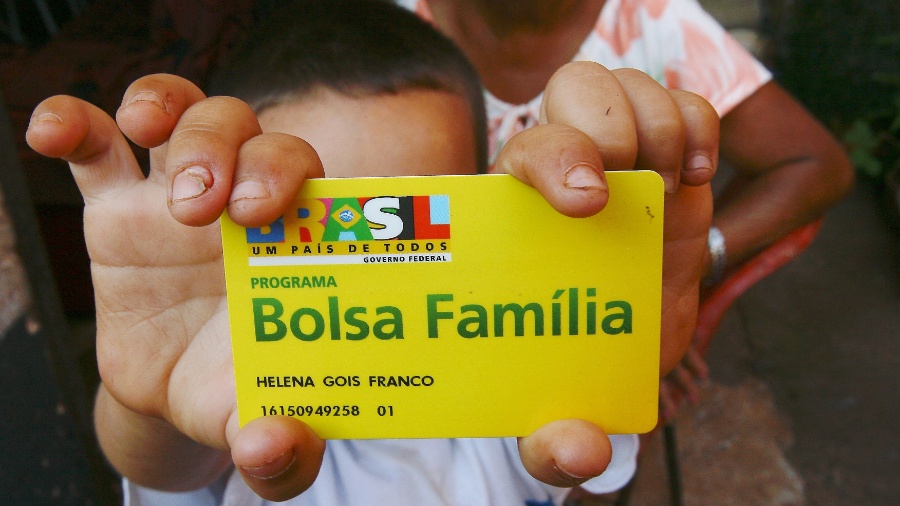 Cartão Bolsa Família - Folhapress