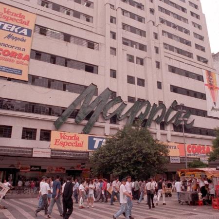 Fachada do Mappin (Casa Anglo Brasileira S.A.), na praça Ramos. (São Paulo, SP, 06.02.1997)