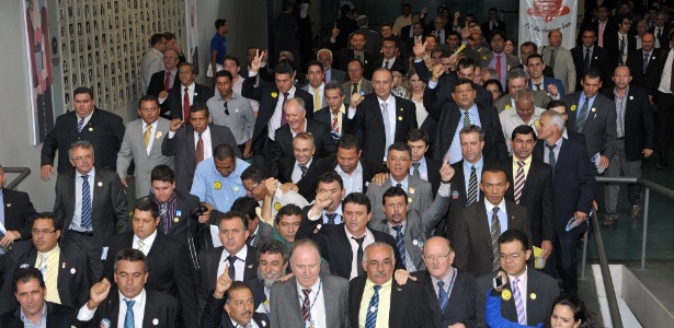 Centenas de prefeitos lotaram o Salão Verde da Câmara dos Deputados nesta terça-feira (10) para pedir mais recursos para os municípios - Luis Macedo/Câmara dos Deputados