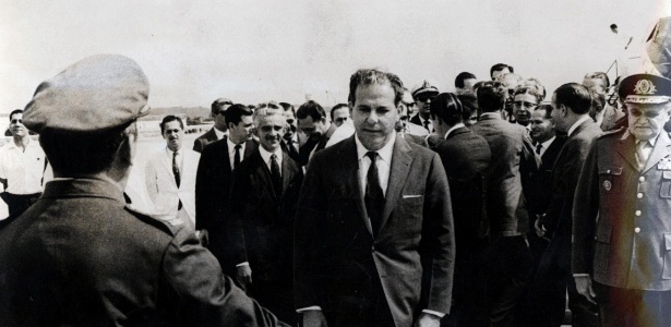 O presidente João Goulart, conhecido como Jango, chega a Recife em 1963 - Acervo UH - 29.ju.1963/Folhapress