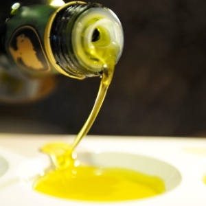 Azeite combinado com folhas verdes gera ácido-graxo que reduz a pressão arterial - Olivas do Sul/Divulgação
