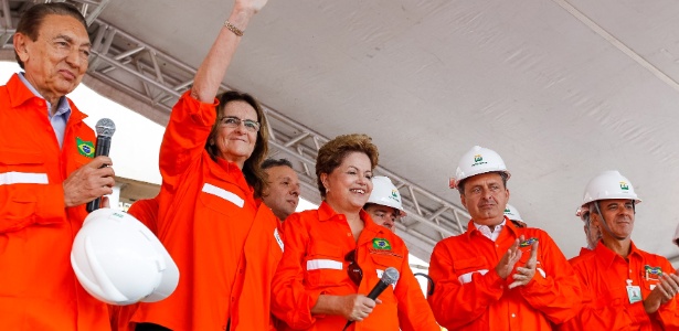 Presidente Dilma Rousseff e governador Eduardo Campos (PSB/PE), visitam refinaria Abreu e Lima em Ipojuca: focada em diesel, deve produzir 250.000 barris/dia, mas custa mais que destilaria de etanol - Roberto Stuckert Filho/PR