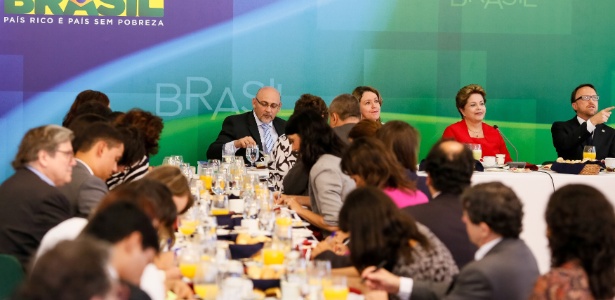 A presidente Dilma Rousseff toma café da manhã com jornalistas no Palácio do Planalto, em Brasília - Roberto Stuckert Filho/PR