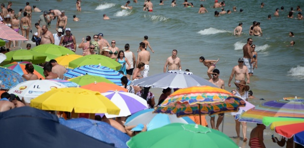 35 dos 75 pontos analisados em Florianópolis estão impróprios para banho, incluindo Canasvieiras (foto) - Daniel Conzi/Agência RBS/Estadão Conteúdo