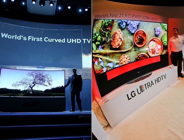 À esquerda, TV da Samsung; à direita, a da LG. Ambas são descritas como a ""primeira"" de tela curva com ultradefinição; os dois modelos têm têm proporção de 21:9, equivalente à tela de cinema  - Justin Sullivan/Getty Images/AFP e Julie Jacobson/AP