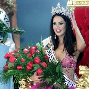 Mónica Spear quando foi eleita Miss Venezuela 2004