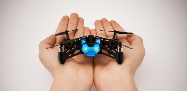 Minidrone da Parrot é exibido na CES 2014; gadget não tem preço sugerido nem data para lançamento - Divulgação