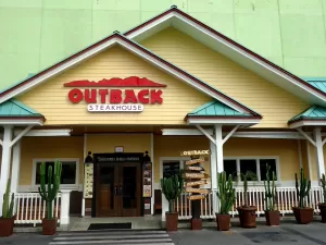 Gestora compra 67% da operação do Outback no Brasil por R$ 1,4 bilhão