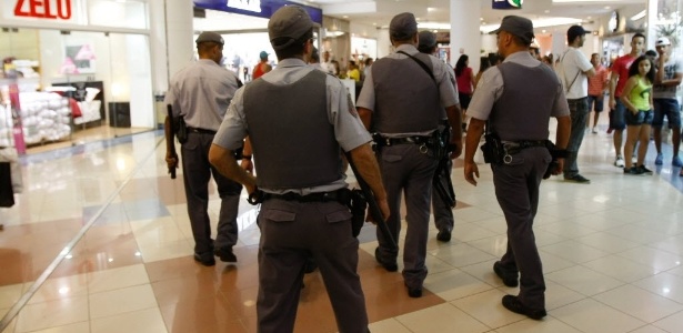 "Rolezinho" no shopping Internacional Guarulhos (Grande SP) terminou em tumulto e 20 detidos - Robson Ventura/Folhapress