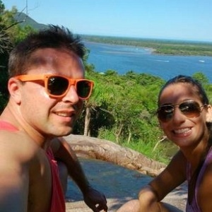 A universitária Bruna Vergínia morreu nesse domingo (19) ao cair de cabeça nas pedras durante a escalada de uma cachoeira, em Florianópolis; o namorado, Matheus Mandelli, ficou ferido - Reprodução/Facebook