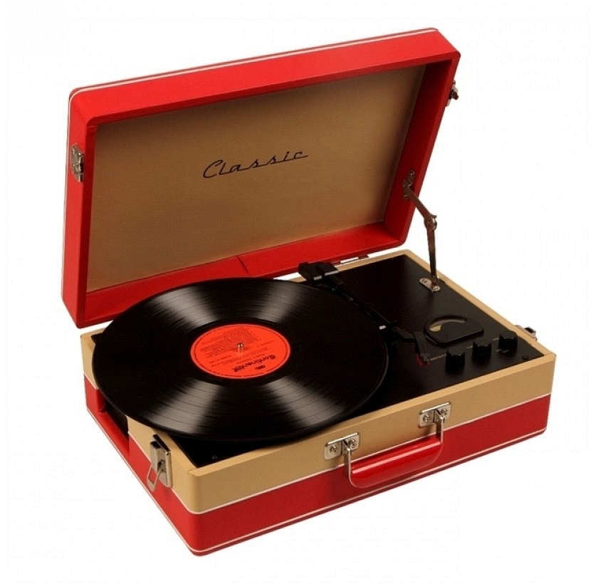 Vitrola em formato de mala com rádio AM e FM e saídas para fones de ouvido e cabo USB; preço: R$ 859, na loja de produtos retrô Trapemix, e R$ 950 na loja Casa dos Toca-discos, em São Paulo (SP) - Divulgação