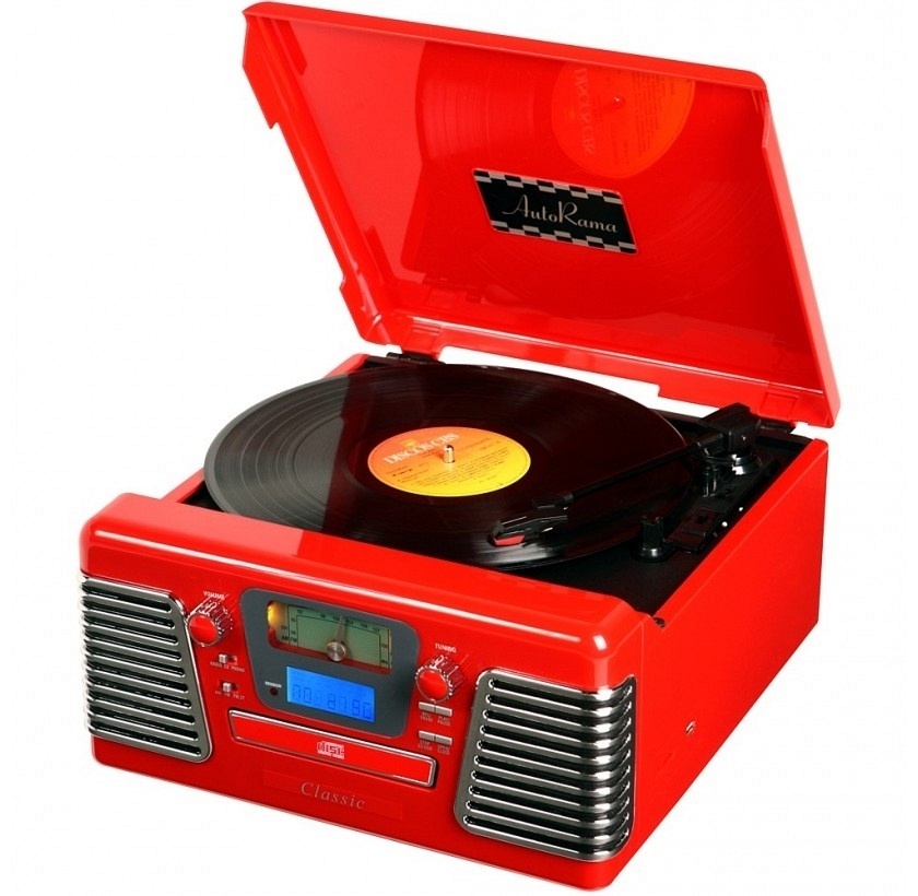 Vitrola retrô vermelha com entrada para CD, USB, cartão de memória e controle remoto; os preços variam de R$ 1.119, no site de produtos retrô Trapemix, a R$ 1.190, na loja Casa dos Toca-discos - Divulgação