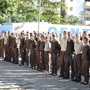 Alunos durante evento em um dos 19 colégios da PM de Goiás - Divulgação/CPMG Vasco dos Reis