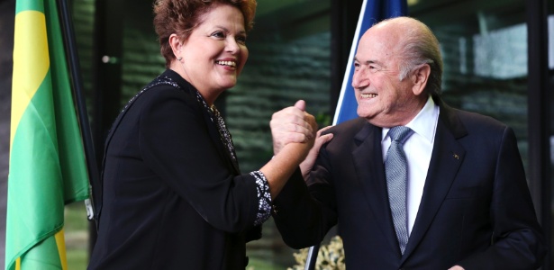 Dilma citou o blog do jornalista Mário Magalhães para dizer que ?o padrão Fifa é uma forma incorreta