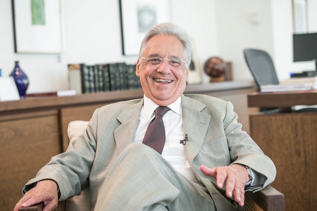 23.jan.2014 - Fernando Henrique Cardoso concede entrevista ao blogueiro do UOL Josias de Sousa na sede do instituto que leva o nome do ex-presidente, no centro de São Paulo. Principal líder da oposição e presidente de honra do PSDB, FHC  falou sobre as eleições deste ano, mensalão e cartel de São Paulo - Rodrigo Capote/UOL