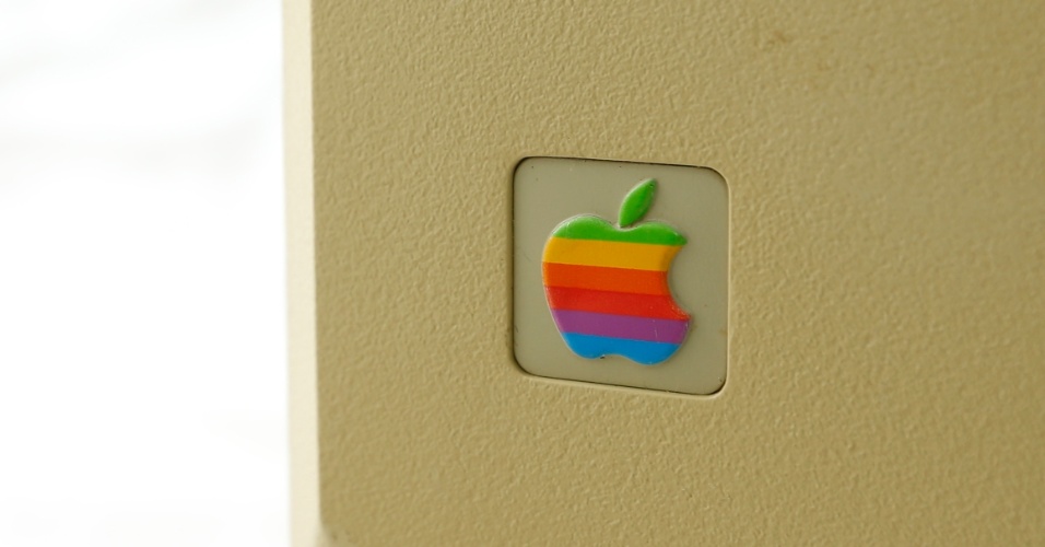 Loja de conserto em San Diego (Califórnia) tem a primeira versão do Macintosh (foto). No dia do lançamento do Macintosh, um repórter da revista ''Popular Science'' perguntou a Jobs qual tipo de pesquisa de mercado ele havia feito. O cofundador da Apple então respondeu: ''Alexander Graham Bell fez alguma pesquisa de mercado antes de inventar o telefone?''