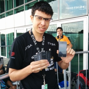 Edvan Silva vai completar 50 horas na fila até a abertura dos portões na Campus Party 2014 - Juliana Carpanez/UOL