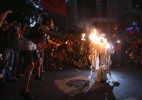 Protesto no Rio tem detidos e tumulto; manifestantes queimam catraca - Fábio Teixeira/UOL