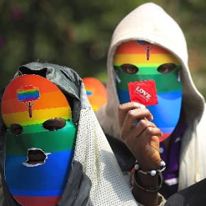 Comunidade gay de Nairóbi, no Quênia, protestam contra a lei antigay de Uganda - Dai Kurokawa/Efe