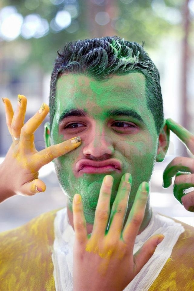 Trote da Escola de Belas Artes da UFRJ (Universidade Federal do Rio de Janeiro) tem calouros pintados de personagens de filmes e inspirados em obras de arte - Arquivo pessoal/Victor Dantas