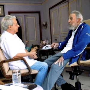Frei Betto (esq) e Fidel Castro em encontro em fevereiro de 2014, em Havana - Cubadebate/Efe