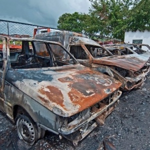 17.02.2014 - Veículos queimados em pátio da Secretaria Municipal de Transportes e Trânsito de Itabuna, na Bahia - Divulgação/Prefeitura de Itabuna