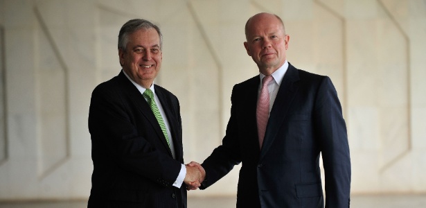 O secretário de Relações Exteriores britânico William Hague chega ao Palácio do Itamary, em Brasília - Marcelo Camargo/Agência Brasil
