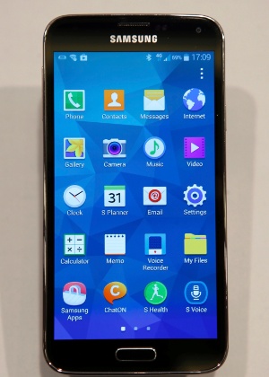 A Samsung anunciou o smartphone Galaxy S5 em fevereiro no Mobile World Congress 2014 - Albert Gea/Reuters