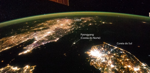 A Coreia do Norte aparece como uma mancha escura no mapa nesta imagem noturna - Divulgação/ISS