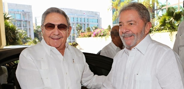 Raúl Castro (à esq.) se encontrou na terça-feira (25) com o ex-presidente Lula em Cuba - Ricardo Stuckert/ Instituto Lula