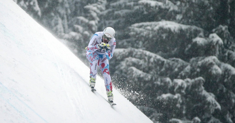 28.fev.2014 - Esquiador francês Guillermo Fayed compete durante a Copa do Mundo de Esqui FIS, em Kvitfjell, na Noruega,  nesta sexta-feira (28)