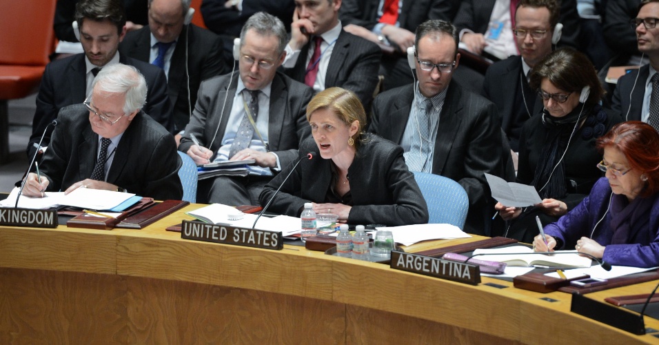 1º.mar.2014 - O Conselho de Segurança da ONU (Organização das Nações Unidas) manteve tensa reunião sobre a crise ucraniana, na qual Rússia, Estados Unidos e Reino Unido trocaram acusações e não alcançaram nenhum ponto de consenso. Na foto, a embaixadora norte-americana, Samantha Power, discursa 
