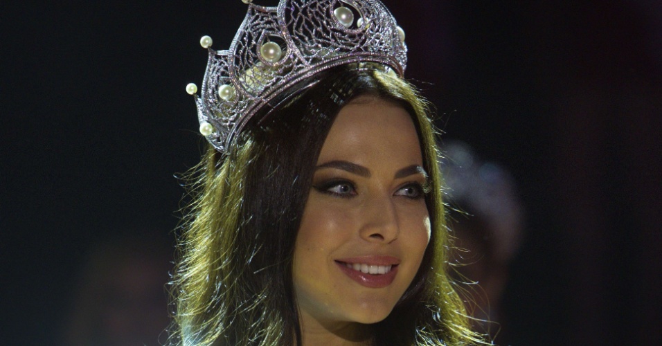 2.mar.2014 - Yulia Alipova foi eleita Miss Rússia 2014 em Moscou. A bela de 23 anos, que é de Balakovo, é a 22ª miss de seu país a ser coroada