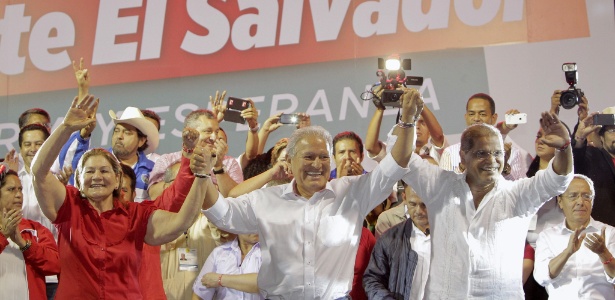 O ex-guerrilheiro Salvador Sánchez Cerén reivindica vitória na eleição presidencial de El Salvador, com vantagem mínima sobre o candidato de direita Norman Quijano, que denunciou "fraude" quando o tribunal eleitoral não declarou um vencedor