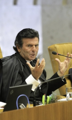 13.mar.2014 - O ministro Luiz Fux discursa durante o julgamento do mensalão, nesta quinta-feira (13), no STF (Supremo Tribunal Federal)