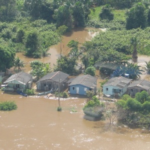 Mais de 13 mil pessoas estão desabrigadas em Rondônia, por causa da cheia do Rio Madeira - Divulgação/corpo de Bombeiros