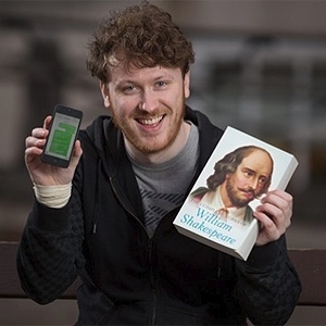 Edd Joseph, 24, pretende enviar ao celular de suposto vendedor todas as obras de Shakespeare - Reprodução/Bristol Post