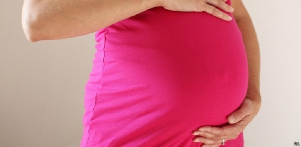 Médicos chegaram à conclusão que entre três e 12 meses depois do parto é período determinante para voltar ao peso normal - BBC/PA