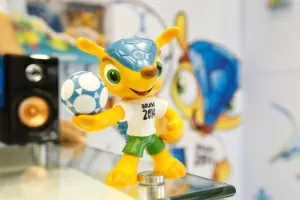 TV Brinquedos: Caxirola, Fuleco, Jogo Quiz, Jogo de Futebol e outros  brinquedos que caem bem na Copa