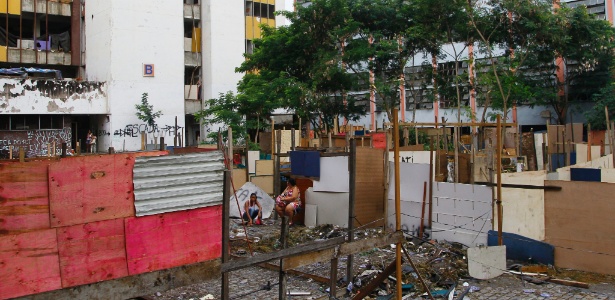 Favela da Telerj, no Engenho Novo, cresce com vigilância da Polícia Militar e serviço de retirada de lixo - Marcelo Carnaval/Agência O Globo